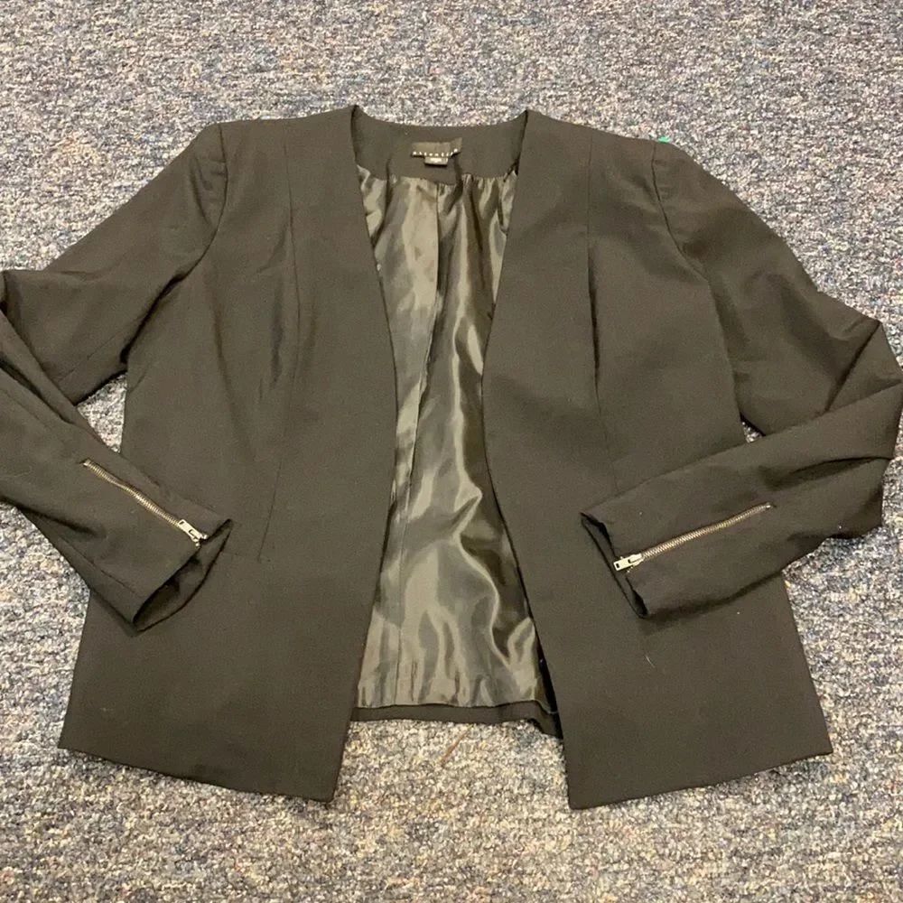 Attention Black Lined Blazer sz. 14